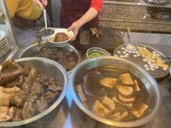 -松树干拌面店