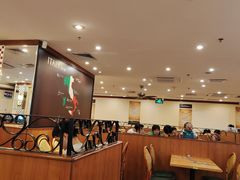 大堂-萨莉亚意式餐厅(新洲家乐福店)