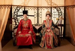 -雪中彩影婚纱摄影·微光艺术中心