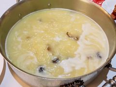 招牌松茸清汤底-洋房火锅(新天地店)
