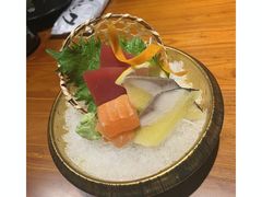 -山川小町·极番烧肉(新地假日广场店)