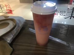 桃桃可尔必思-瑞幸咖啡(外滩SOHO店)