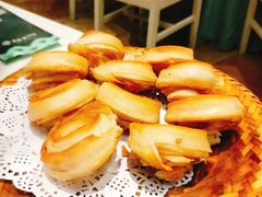 老济南油旋-闫府私房菜·百年鲁菜(恒隆店)