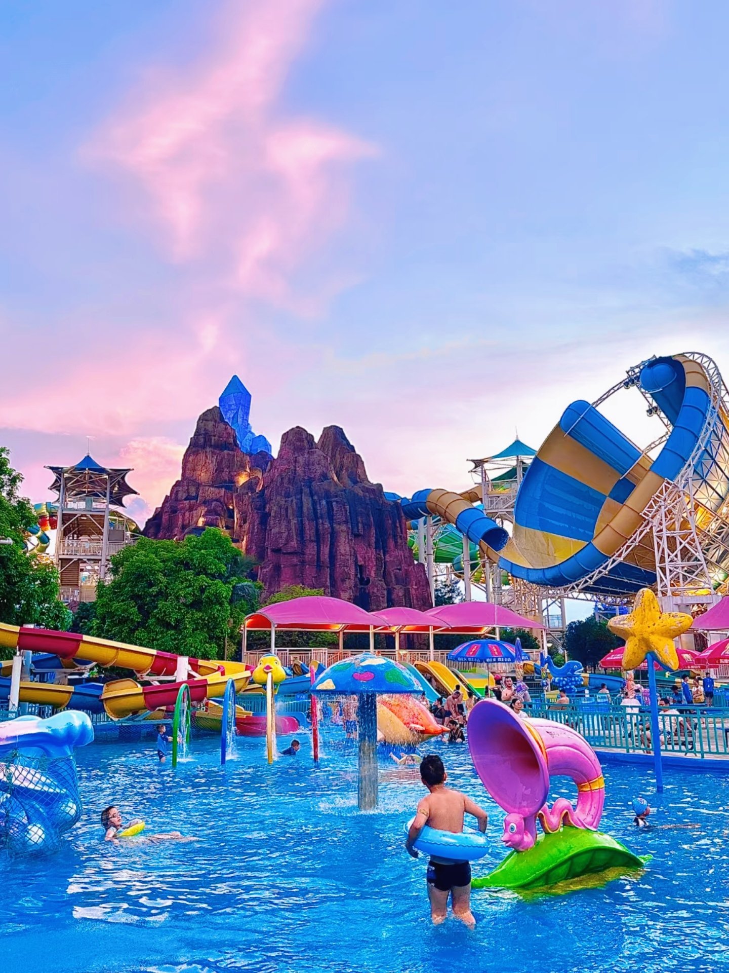 夏天的快乐是玉林克拉湾水上乐园给的,开园啦‼