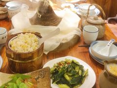 莴苣炒腊味-滇香肴·云南菜蒸汽石锅鱼(云南北路店)