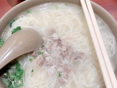 -亮亮面馆(经六路店)