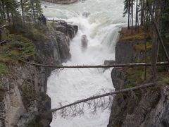 -阿萨巴斯卡瀑布观景点