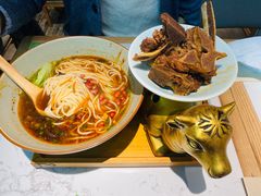 -百春原湖南牛肉粉(百联世纪店)