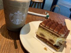 -星巴克(杭州临平银泰城B1店)