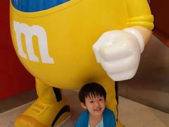 -m豆巧克力世界(上海世茂广场店)