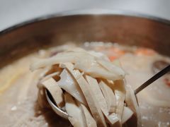 -三人行骨头王火锅(长寿店)