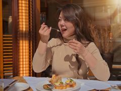 -松山湖凯悦酒店·Café自助餐厅·周末火舞秀表演