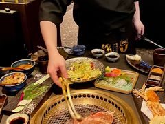 -铭牛烧肉·和牛海鲜自助(高新月牙湖店)
