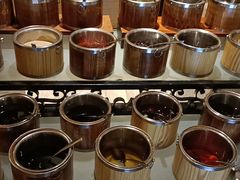 自助调料区-上海东方佘山翰悦阁酒店·Vie全日制餐厅