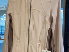 -lululemon(上海浦东IFC店)