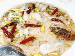 -渔语鱼酸菜鱼新川菜(来福士店)