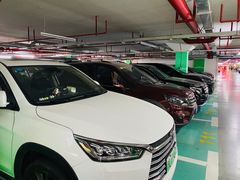 -龙湖天街-停车场