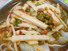 酸辣笋尖米粉-卓雅桂林米粉