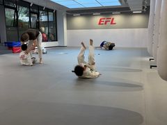 -EFL巴西柔术·综合格斗·泰拳·少儿体能训练(虹桥德必馆)