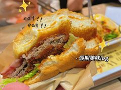 安格斯牛肉芝士堡-魏家凉皮(博水商务大厦店)