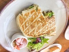 -ROAST coffee & eatery