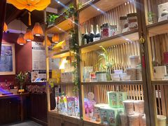 -一叶一世界·素食餐厅(锦华万达店)