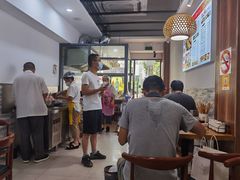 -黄阿姨锅贴大王(万航渡路店)