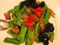 兰豆炒腊肉-弘雅饭店