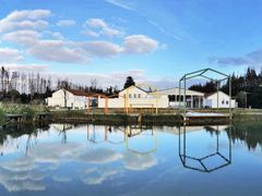 -前小桔亲子创意农场·草莓采摘·露营烧烤