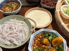 -包整·丝娃娃(甲秀楼景观店)