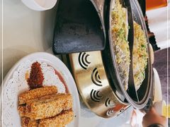 -阿瓦山寨·湘菜现炒·剁椒鱼头王(咸阳总店)