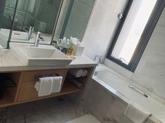 -上海漕河泾万丽酒店