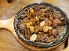 -老东镇啤酒屋海鲜加工·蒸汽海鲜·海鲜烧烤(台东店)