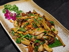 彝族包烧杂菌-松茸小馆·云南特色餐厅