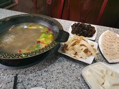 -嘎洒汤锅·花腰傣美食