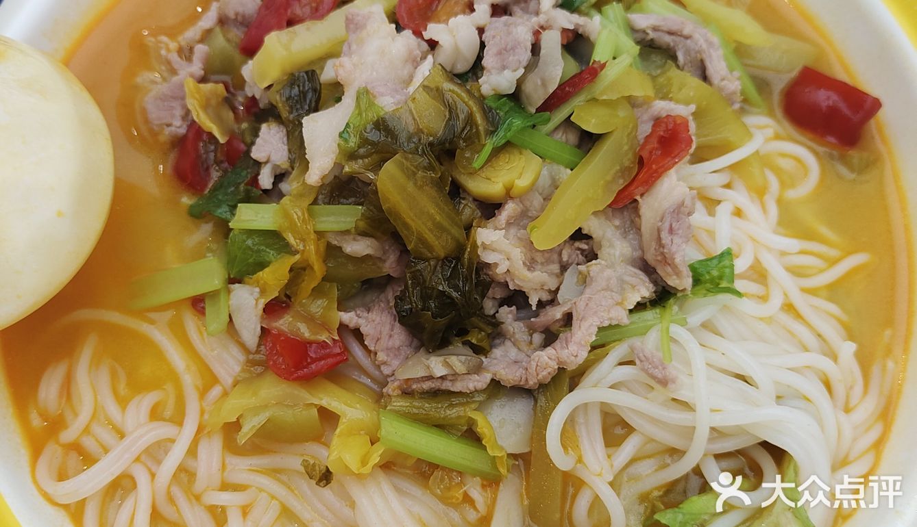 粉小主，因为小菜爱上的一家米粉店！