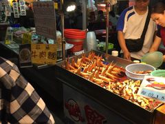 -六合夜市