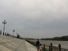 -布尔津河堤夜市