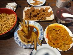 -爆炸头阿姨小四川正宗川味小吃(无任何分店)