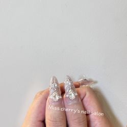 -花系美·美甲美睫精品店