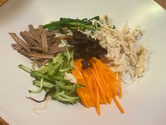 什锦鸡丝凉米线-刀小蛮半只鸡过桥米线(新奥购物中心店)