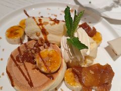 肉桂苹果焦糖香蕉舒芙蕾松饼-娜娜家•Nana And Her Friends Restaurant(小寨原力场店)