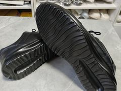 -京伟修鞋洗鞋奢侈品皮具护理店