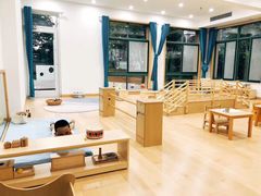 -蒙蒙狮蒙台梭利儿童之家