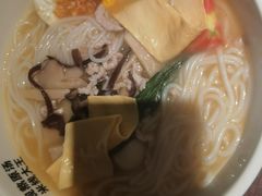 -蒙自源米线大王(东站店)
