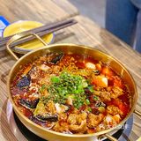 80、90后来到这家店里，肯定很有感觉，有点年头