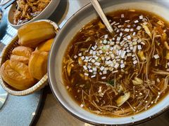 小油条配酸辣汤-味莊·青岛菜(云霄路店)