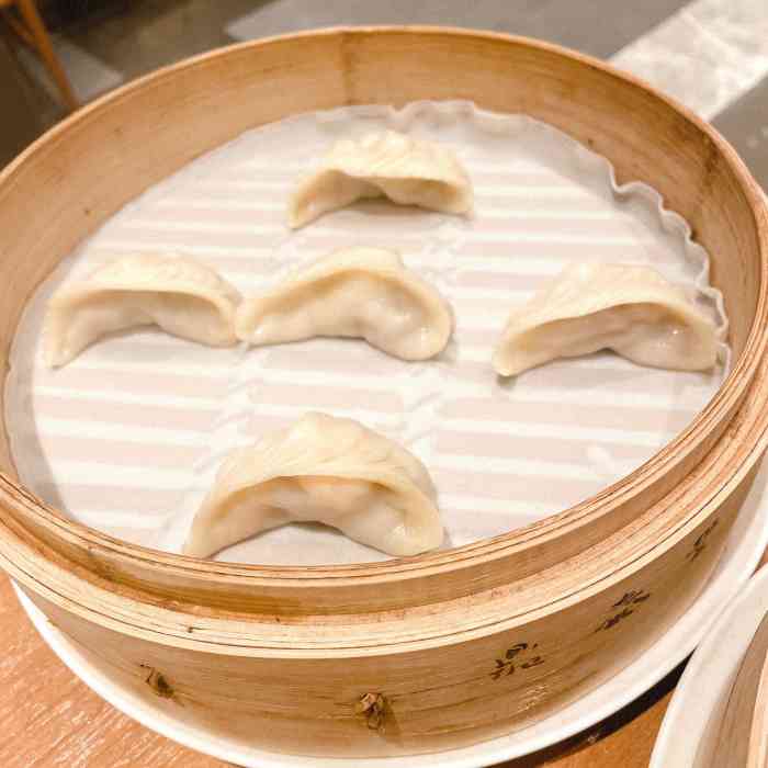 鼎泰丰(兴业太古汇店)-"点了元宵特供的红豆沙汤圆,红豆沙偏甜,汤.