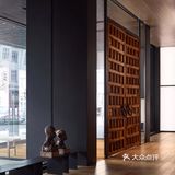 Roomers Hotel建筑外观采用简洁的黑白灰格调