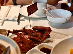 非遗红烧乳鸽-侨美·唐荔园·40年地道粤菜